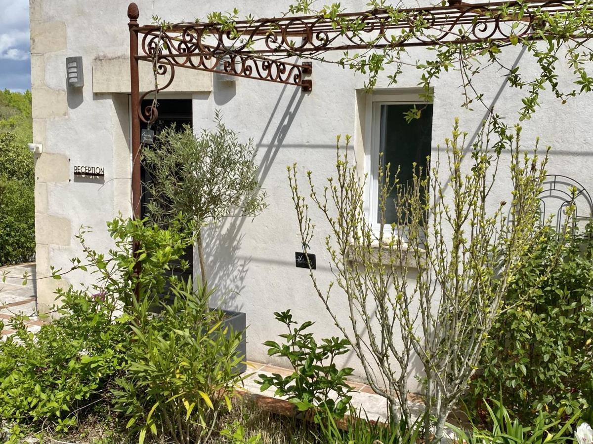 Le Logis De La Brumanderie - Saintes Fontcouverte  Exterior photo