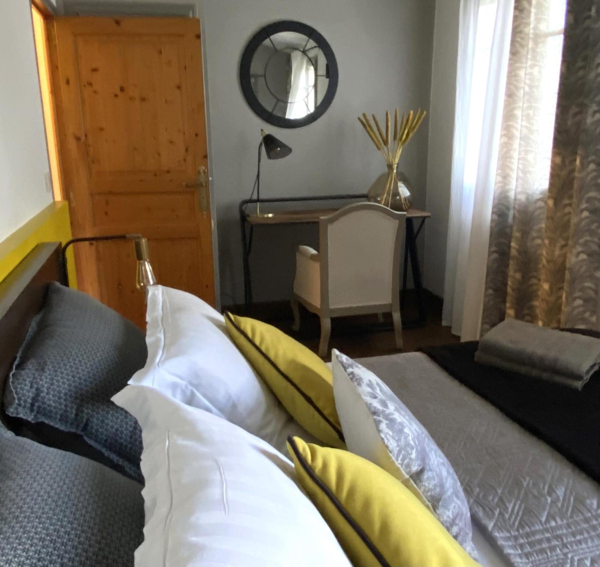 Le Logis De La Brumanderie - Saintes Fontcouverte  Room photo